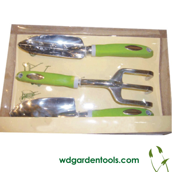 Essential garden tools